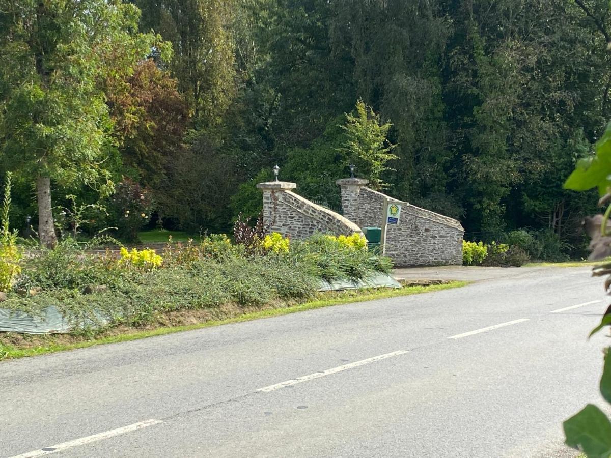 Le Pont De Benneville Cahagnes Exterior foto